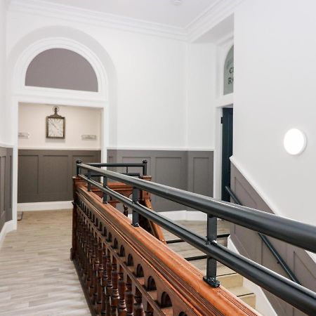 The Court Room At The Institute Executive Apartments Keith Exterior foto